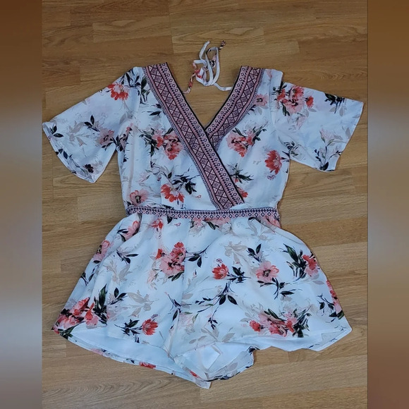 Three Pink Hearts Floral Romper‎ Size Large EUC - Picture 5 of 9